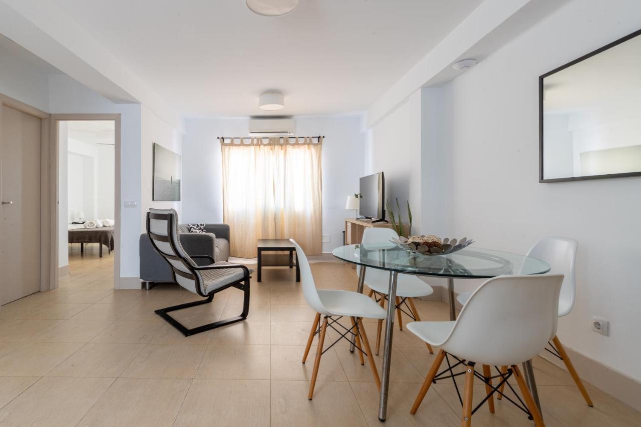 Fun Building Flats By Homeabout Malaga Exterior photo