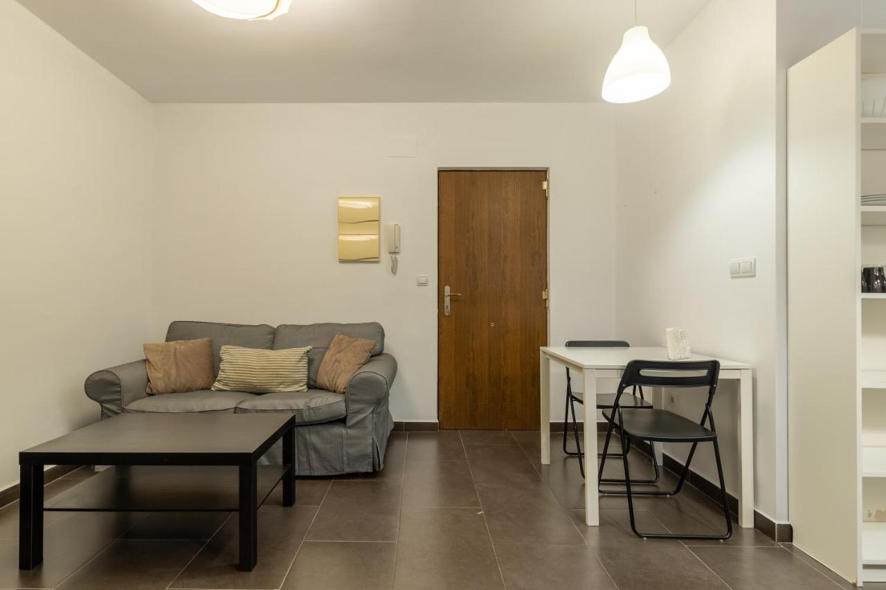 Fun Building Flats By Homeabout Malaga Exterior photo