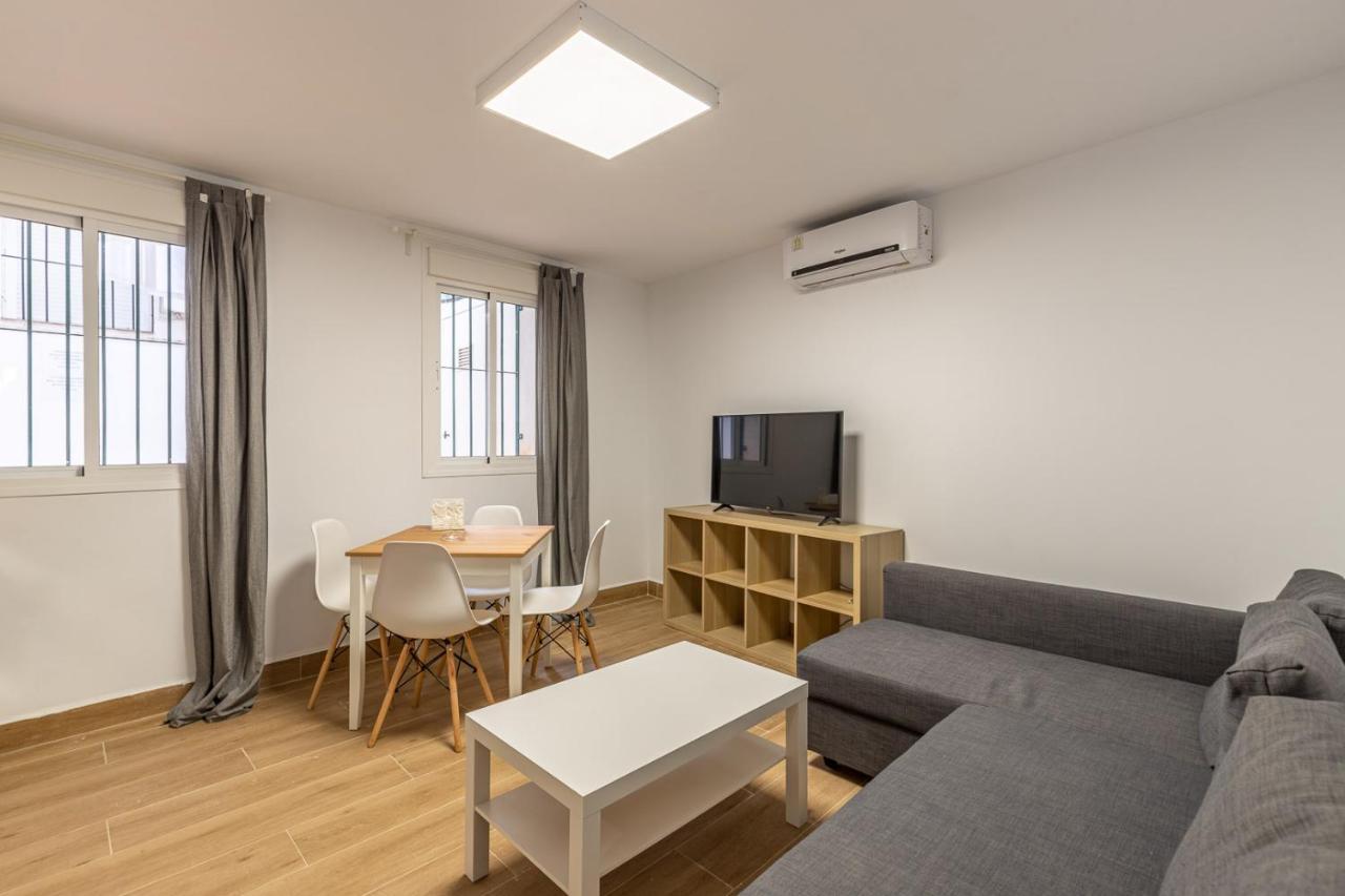 Fun Building Flats By Homeabout Malaga Exterior photo