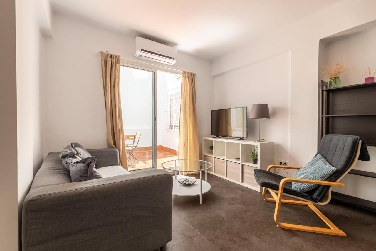 Fun Building Flats By Homeabout Malaga Exterior photo